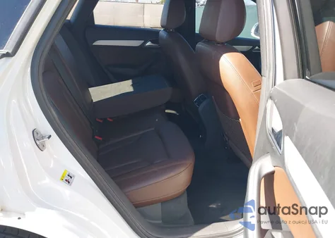 2018 Audi Q3 2.0T Premium/2.0T Sport Premium z USA, uszkodzony, nr VIN WA1BCCFS6JR034025